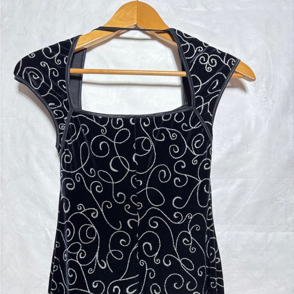 Cache Velvet Stretchy Black and Silver Swirl Maxi Dress